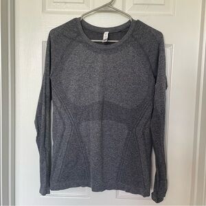 Athleta Grey 100% Nylon Longsleeve Tshirt Workout Top Women’s Size Medium